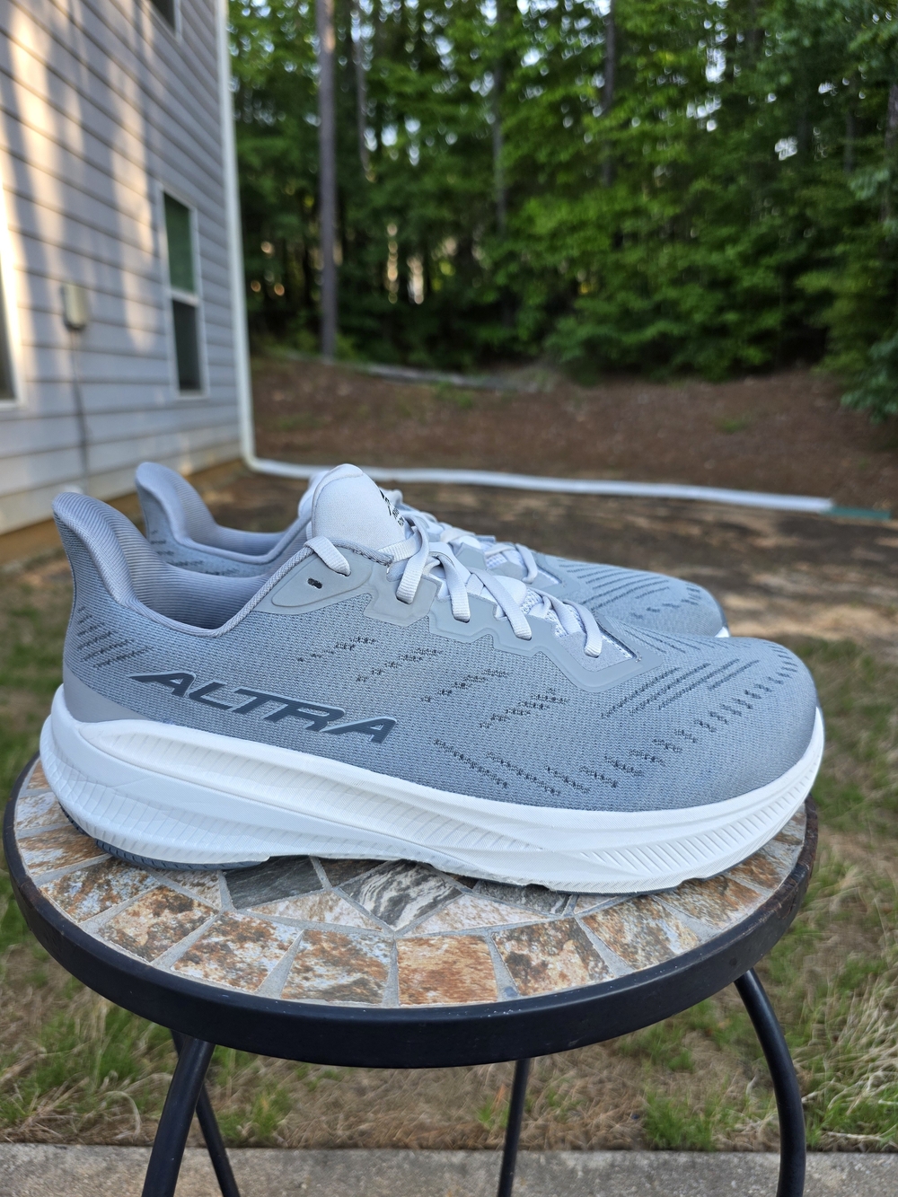 Altra Experience Flow 2 AL0A85RE220 Grey Running Shoes Sneakers Men’s Size 10.5